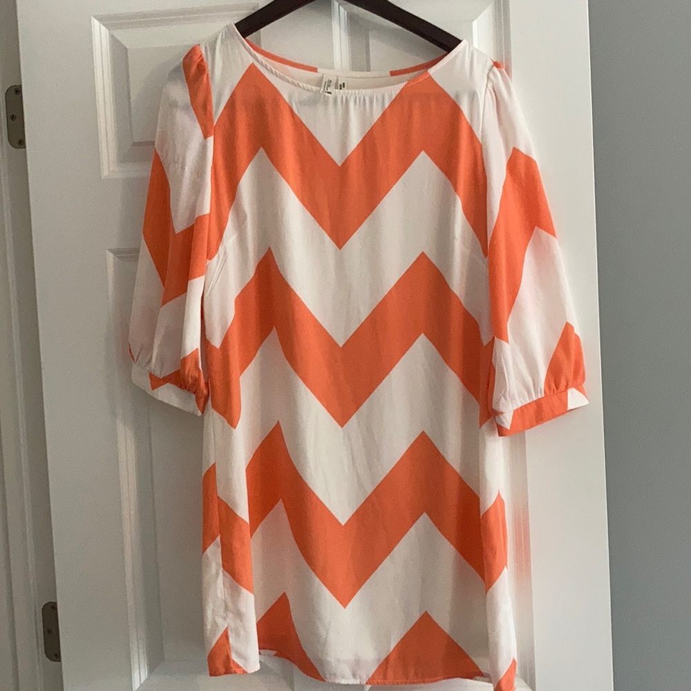 Shift dress with underlay